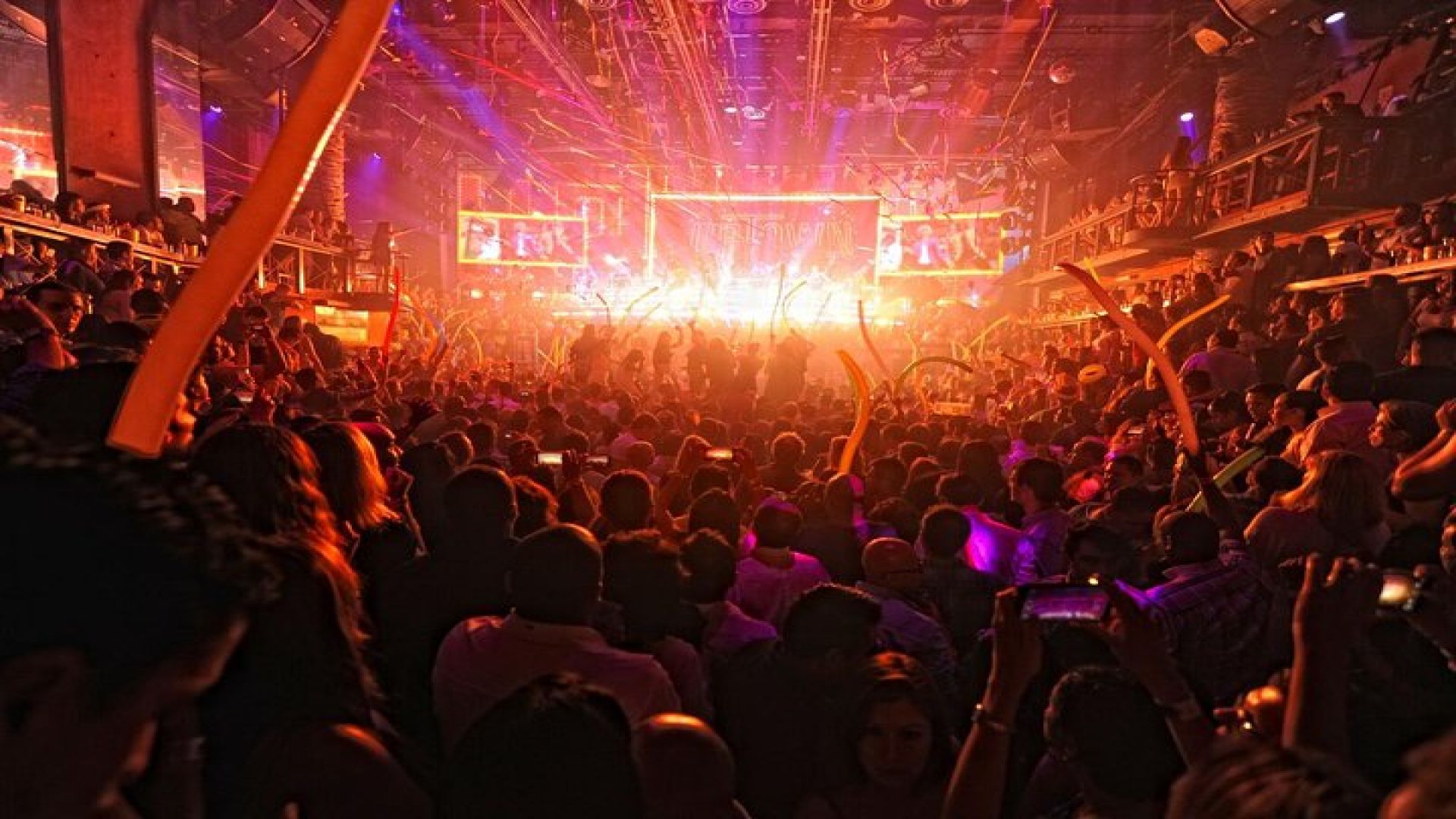 Skip the line: Cancun Coco Bongo Gold Member Entrance Ticket