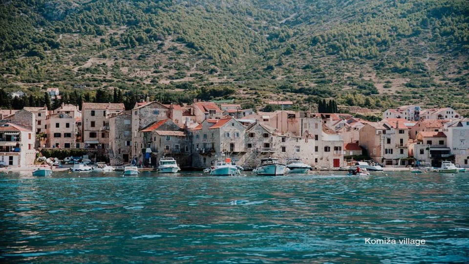 Blue cave, Mamma Mia and Hvar, 5 islands speedboat tour