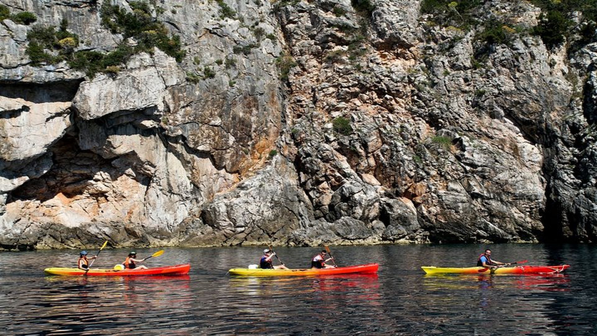 Dubrovnik: Sea Kayaking & Snorkeling Tour