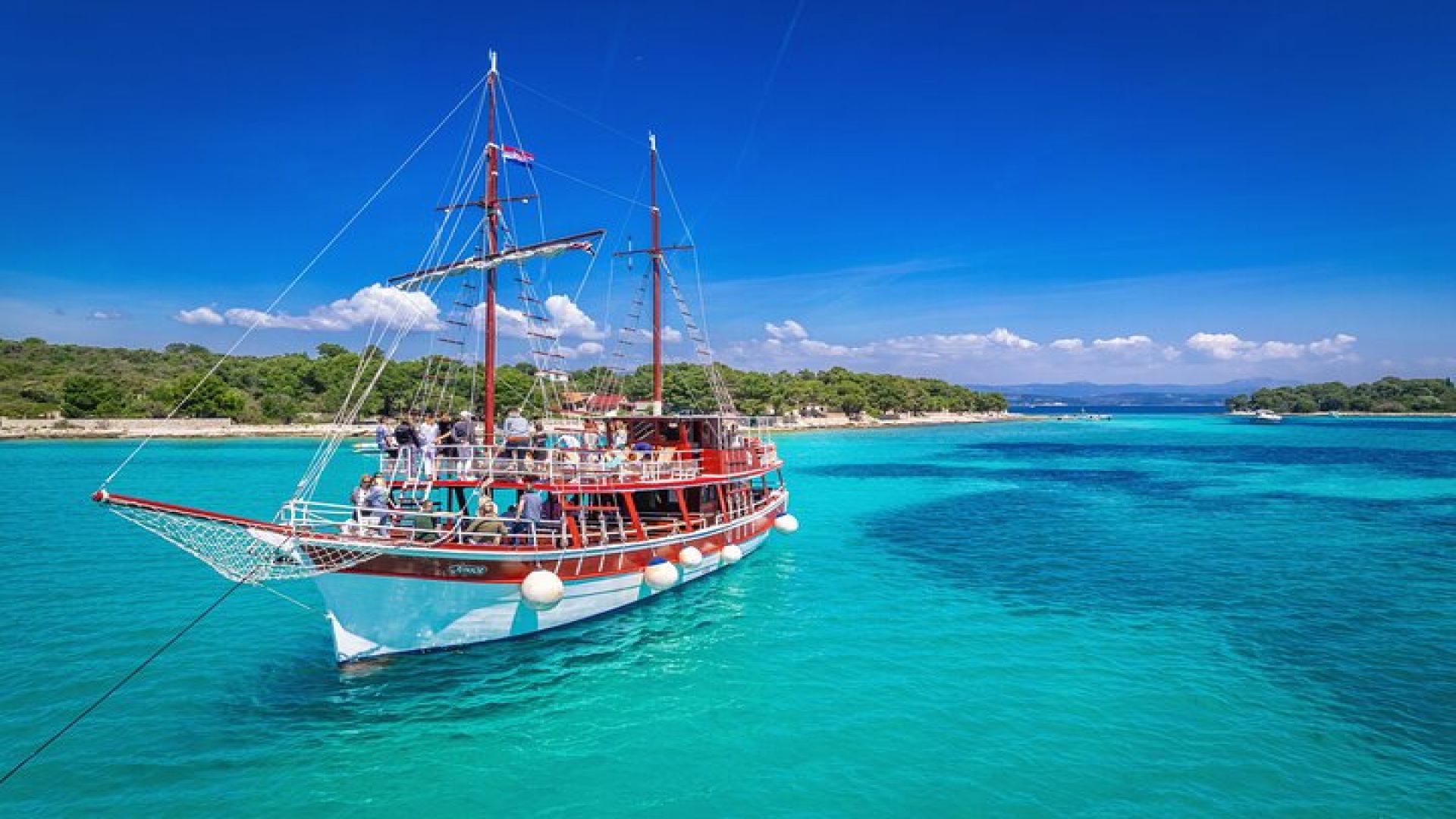 All-Inclusive Blue Lagoon & 3 Island Boat Tour with Food & Drinks