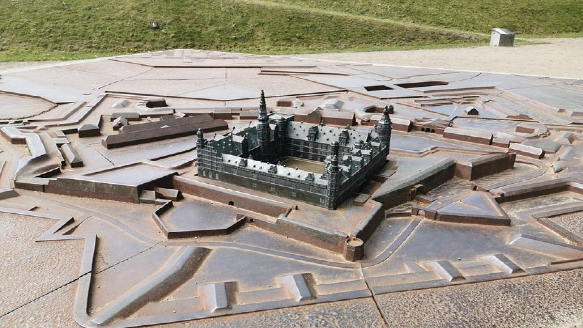 Kronborg (Hamlet Castle) & Frederiksborg Castles: PRIVATE TOUR