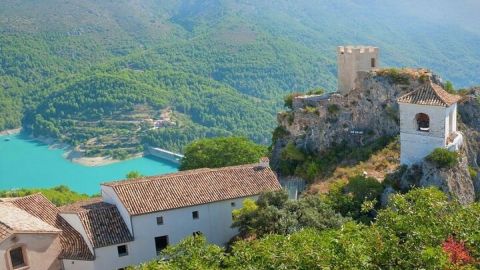 Alicante and Benidorm: Guadalest Castle Tour including Transfer
