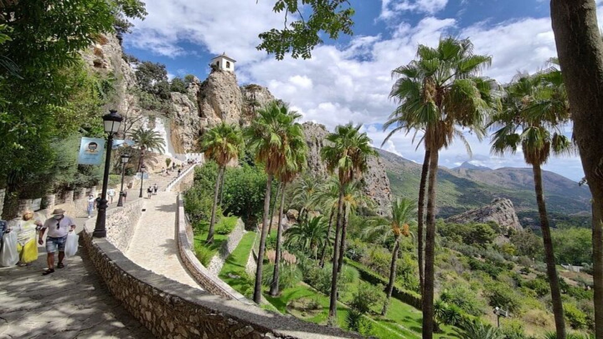 Alicante and Benidorm: Guadalest Castle Tour including Transfer