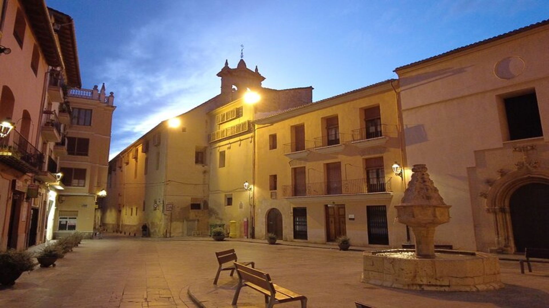 Private Luxury Tour in Bocairent Caves and Xativa Castles 