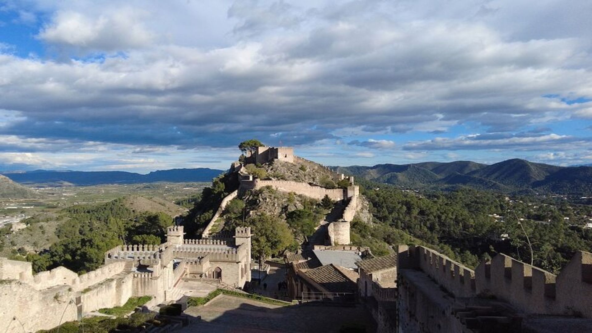 Private Luxury Tour in Bocairent Caves and Xativa Castles 