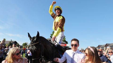 LADBROKES GOLD CUP DAY - 29TH APRIL