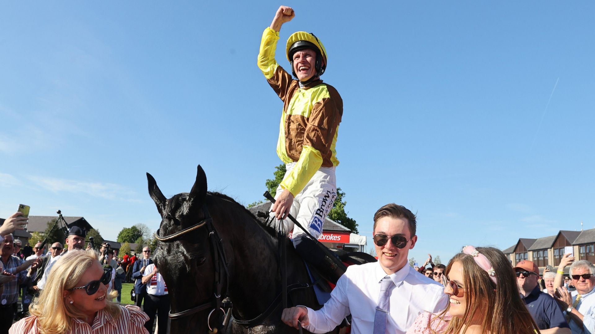 LADBROKES GOLD CUP DAY - 29TH APRIL