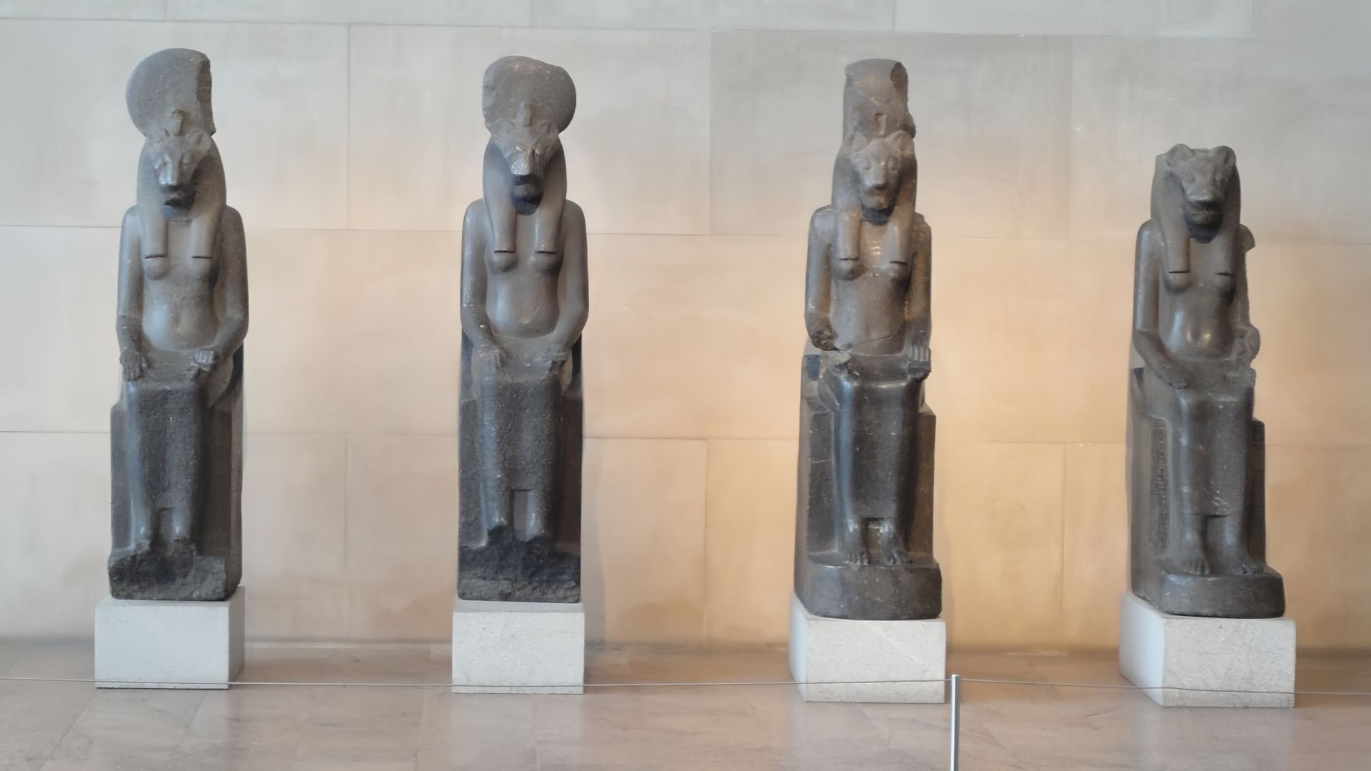 MET Pre-Orientation and Self Guided Tour (English)