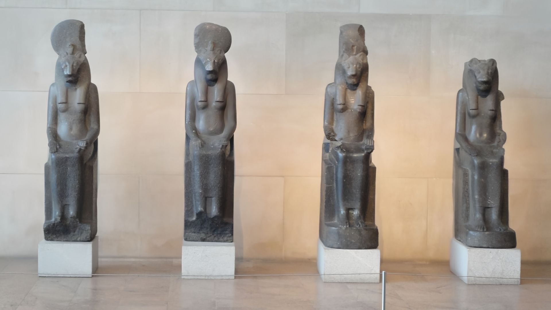 MET Small Group Guided Tour (English)