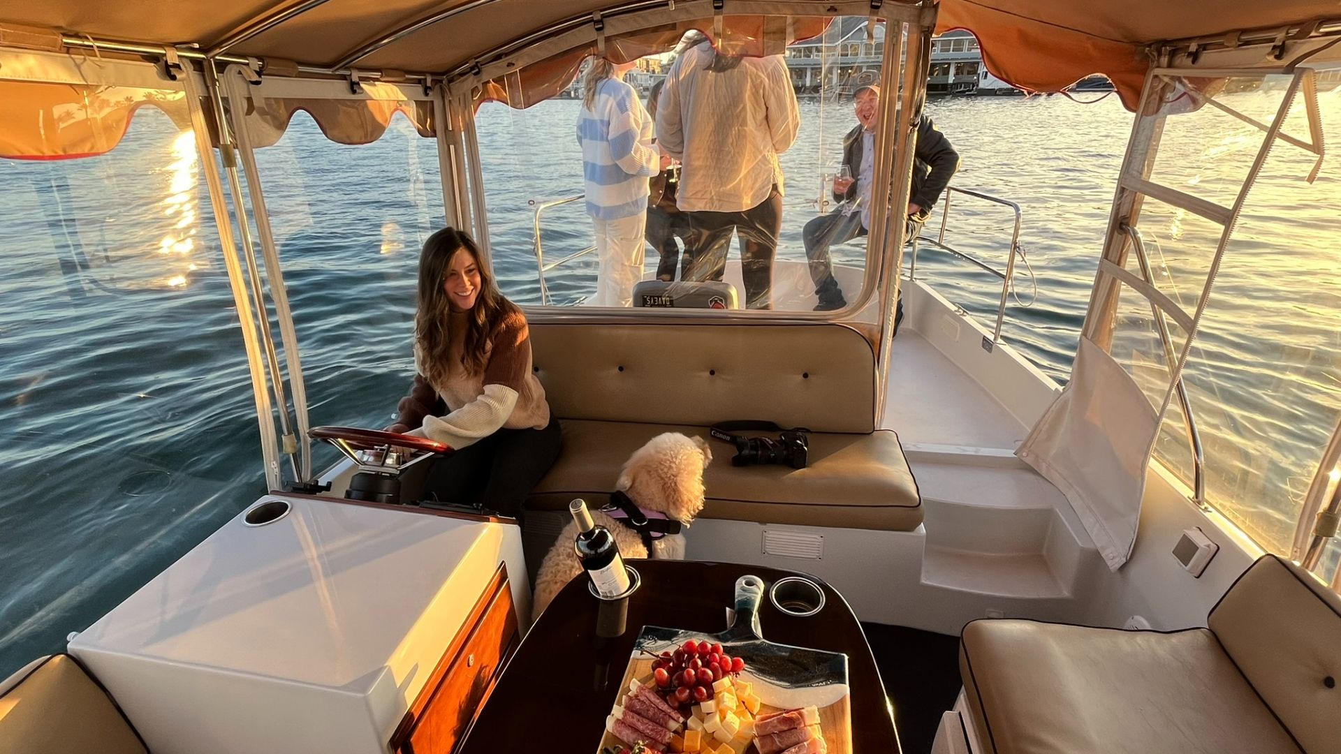 1 Hour Electric Boat Rental