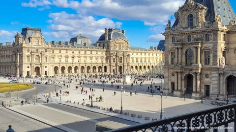 Louvre Museum Reserved Access Tickets with Seine River Cruise