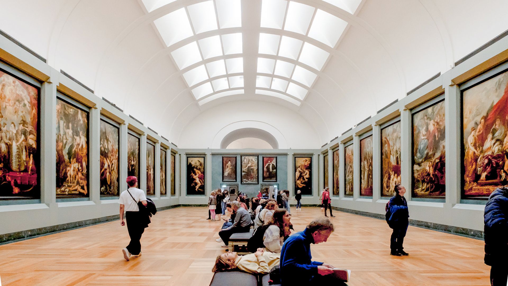 Louvre Museum Reserved Access Tickets