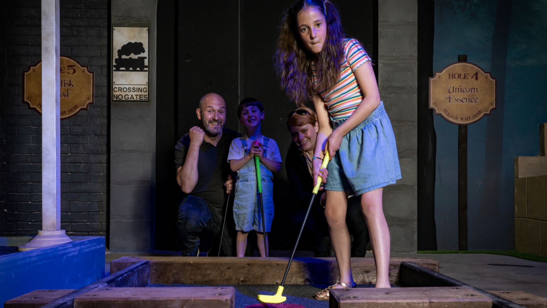 Hole In Wand Blackpool family putting