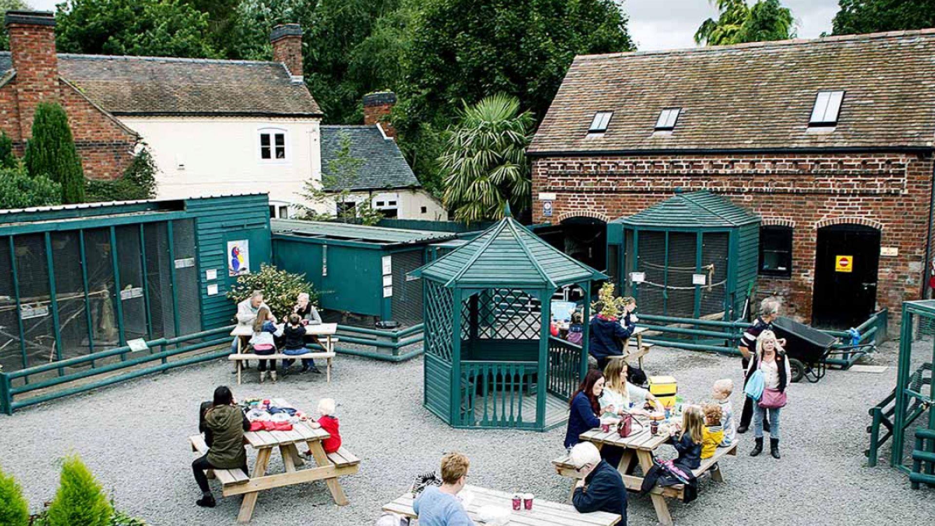 Hoo Zoo and Dinosaur World eating area