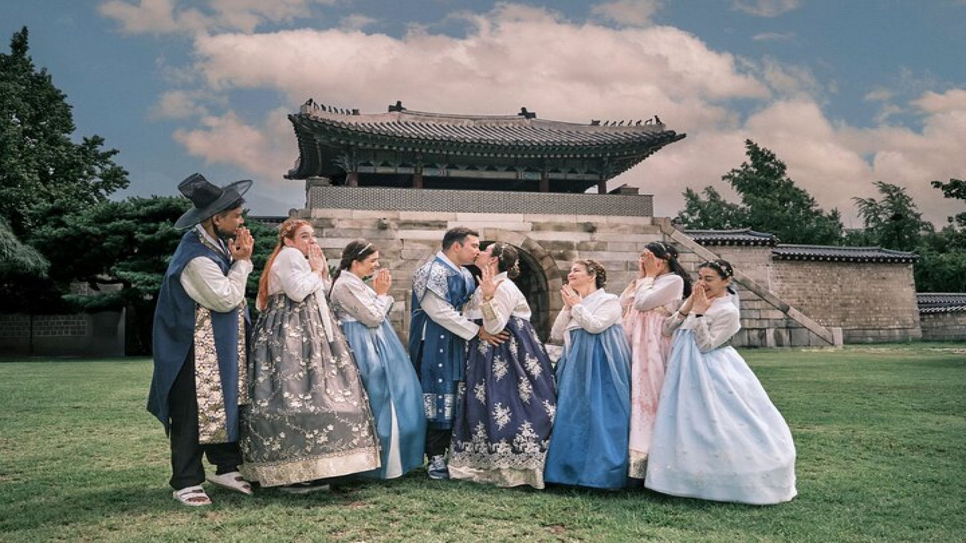 Hanbok Photoshoot and History Tour at Gyeongbokgung Palace