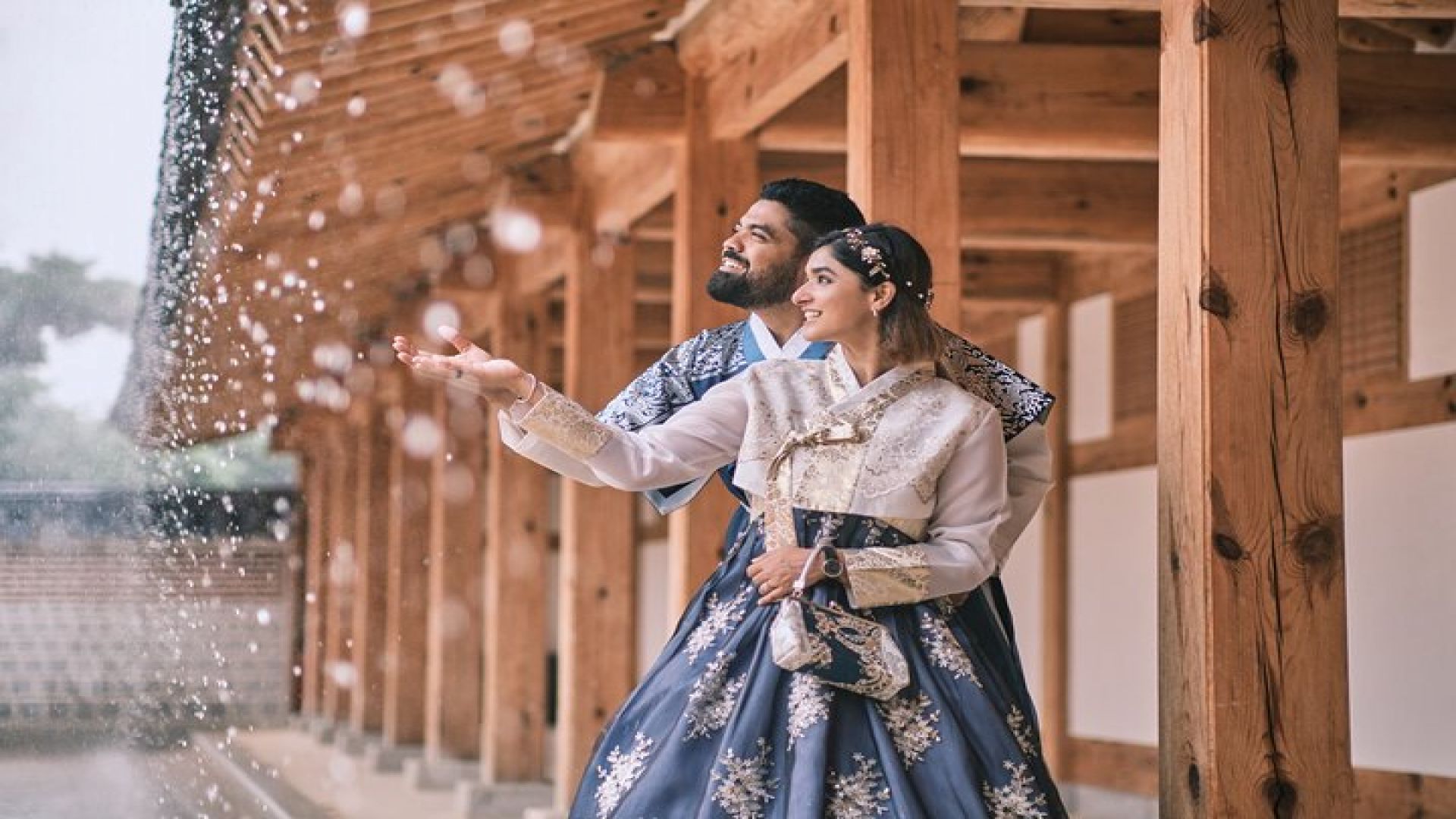Hanbok Photoshoot and History Tour at Gyeongbokgung Palace