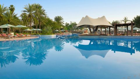 Relax & Dine: Pool, Beach Access & Buffet at Views Restaurant