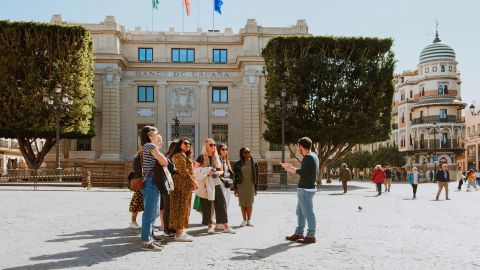 Spanish Guided Walking Tour of Seville (No Monument Entry)