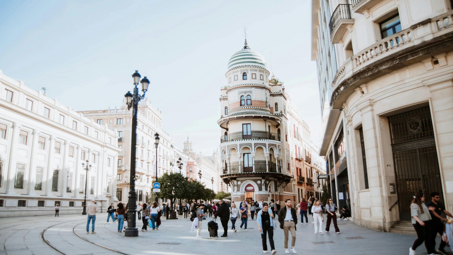 English Guided Walking Tour of Seville (No Monument Entry)