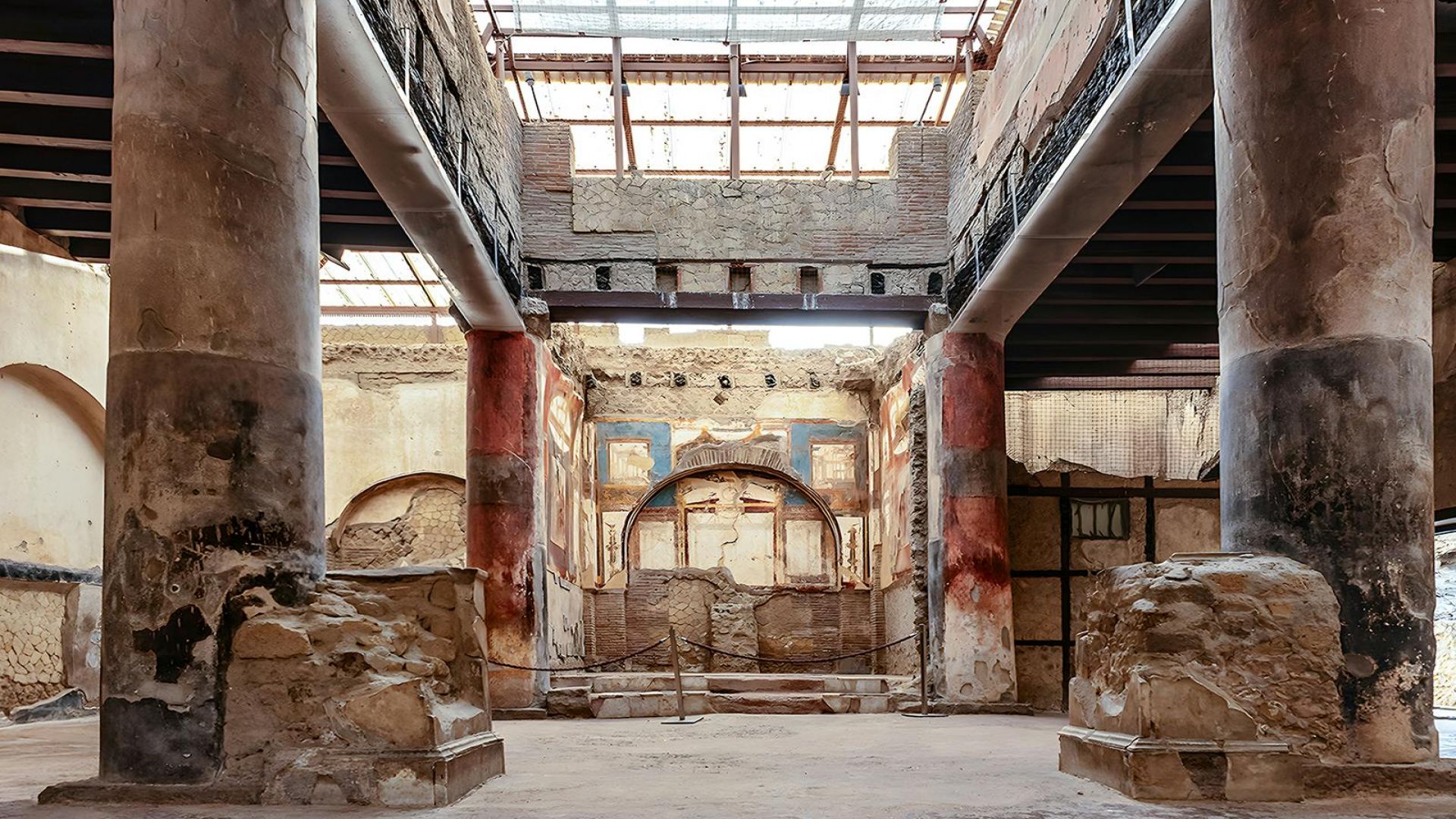 Pompeii & Herculaneum Guided Tour + Lunch