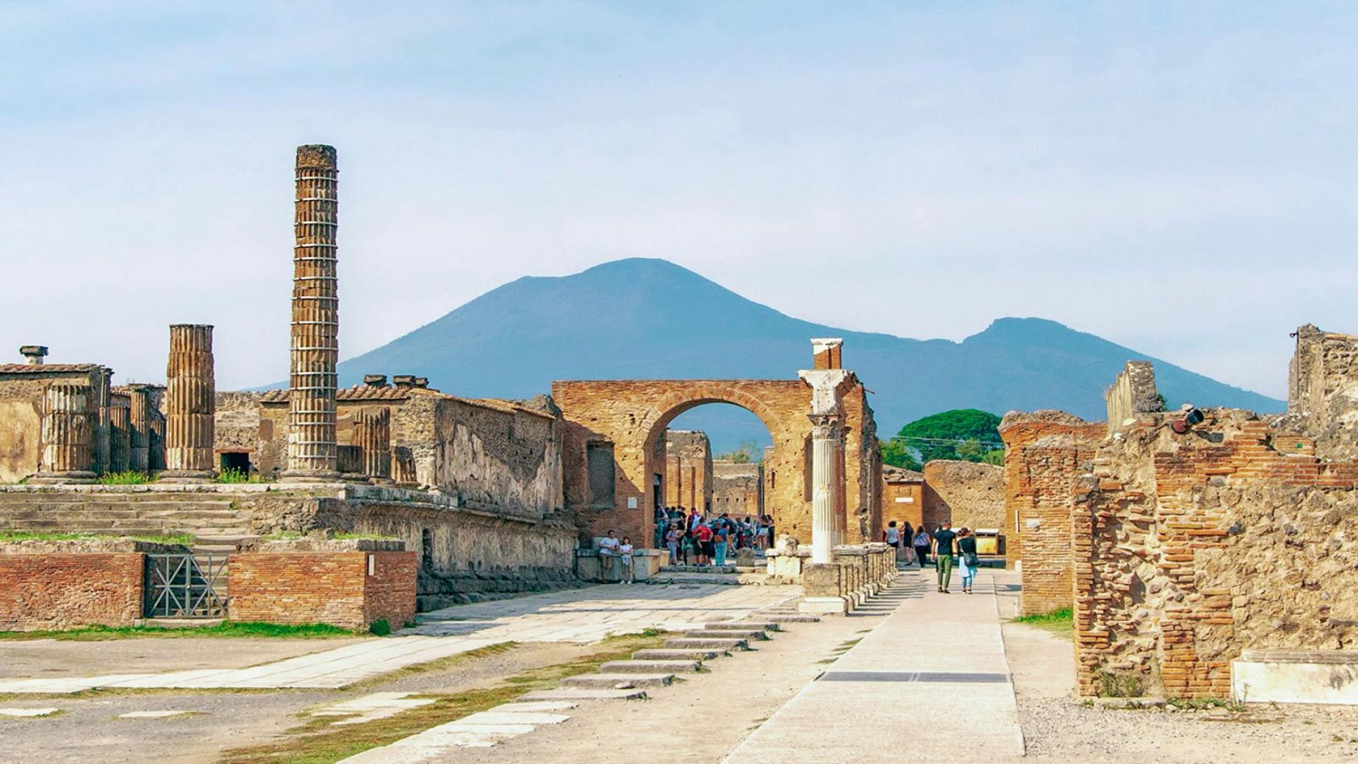 From Naples: Pompeii, Herculaneum & Vesuvius Day Trip with Audio Guide
