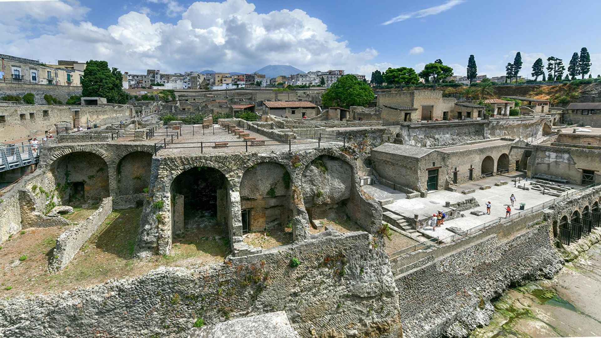 From Naples: Pompeii, Herculaneum & Vesuvius Day Trip with Transfers