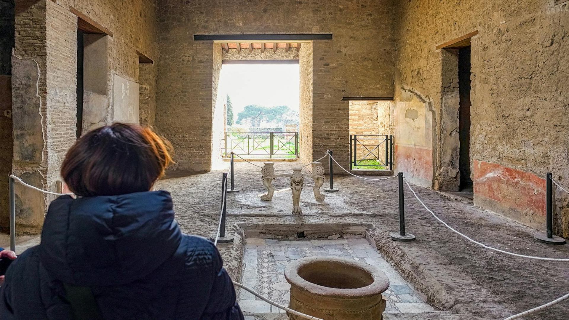 Italian Guided Tour with Archaeologist