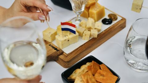 Rondvaart Haarlem met Kaas- en Wijnproeverij