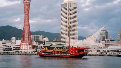 Nara Park, Osaka and Kobe from Kyoto Shared Bilingual Tour