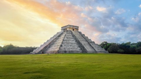 From Cancún: Chichén Itzá Early Access Guided Tour (Without Taxes)