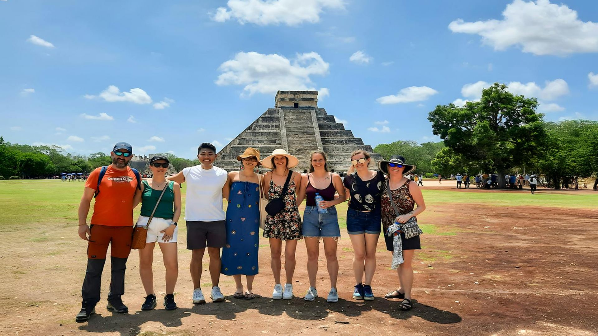 Luxury Chichén Itzá, Cenote & Valladolid Tour with Hotel Pickup + Buffet