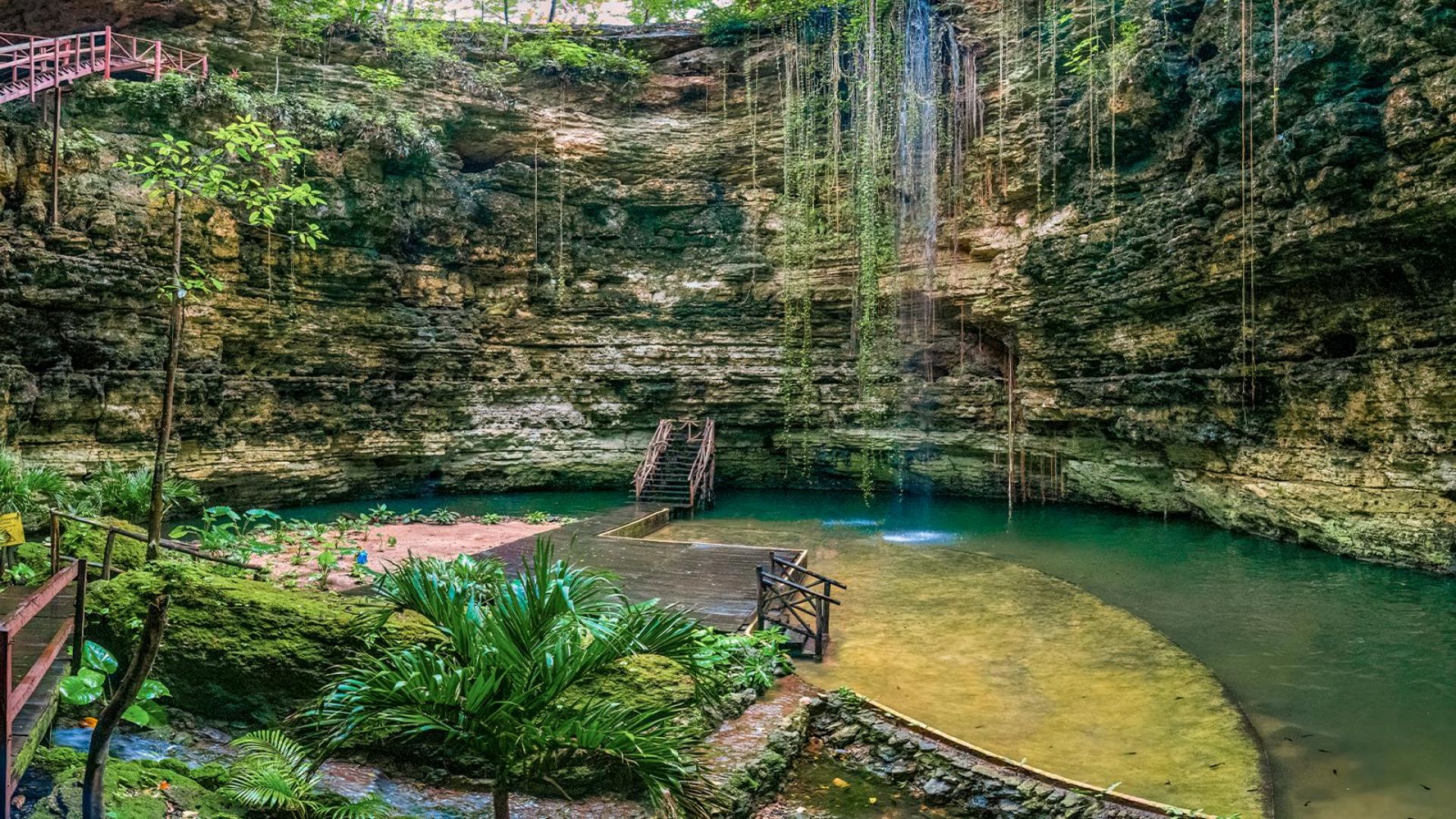 From Playa del Carmen: Chichén Itzá, Cenote & Valladolid Tour with Lunch (No Taxes)
