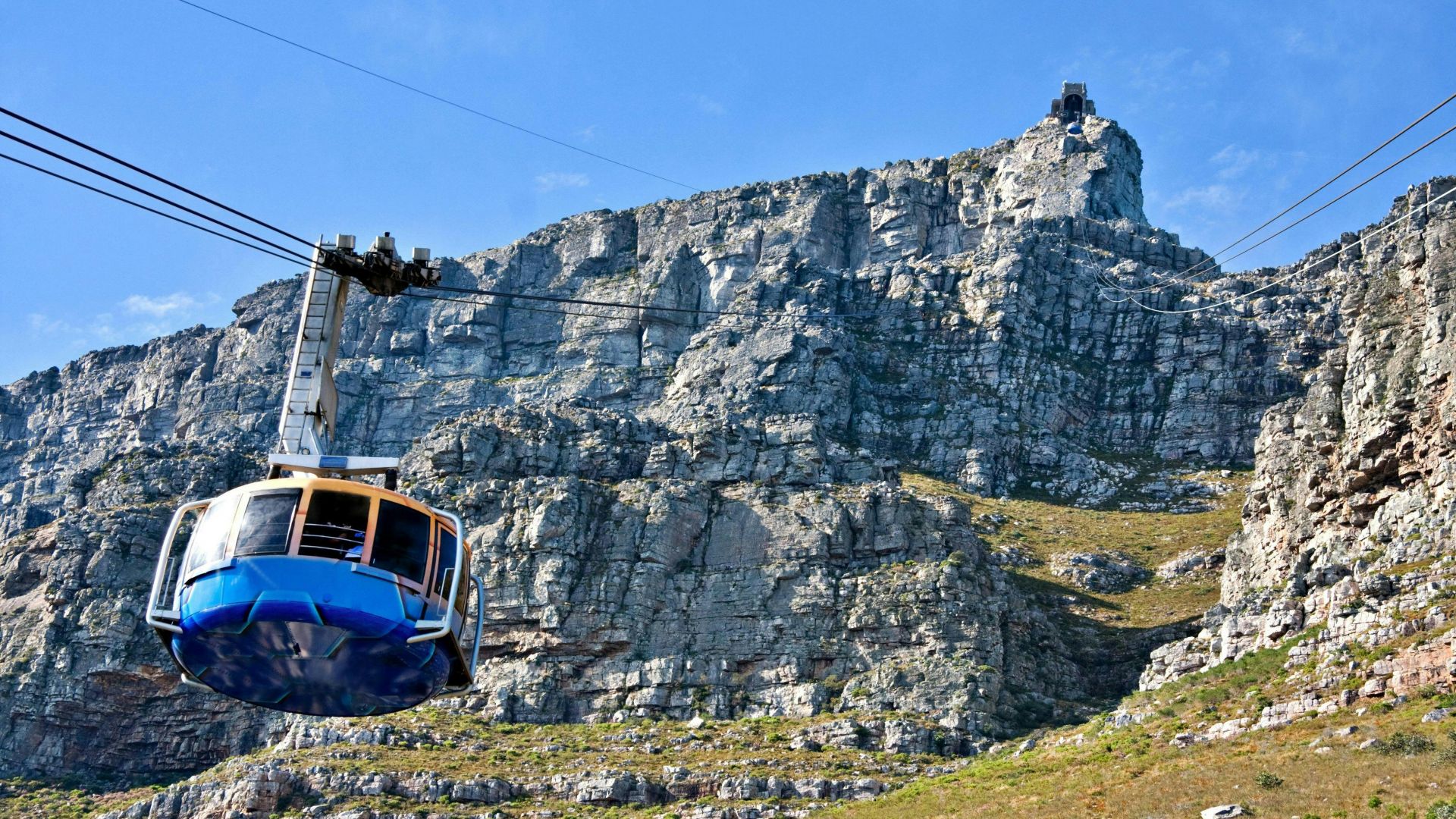 Robben Island & Table Mountain Full-Day Tour with Cable Car and Transfers
